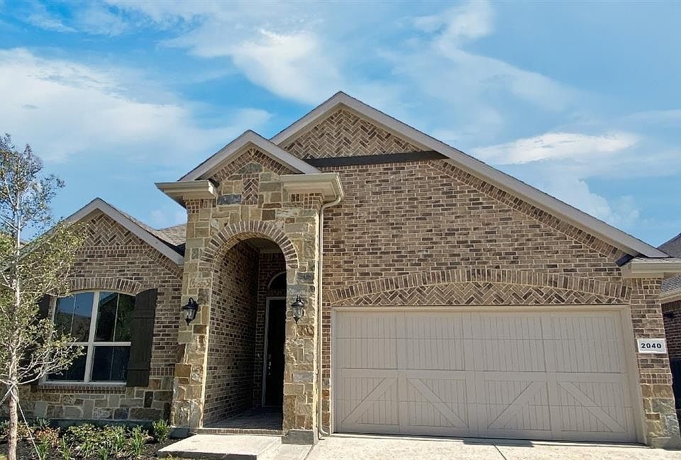 .R. Horton''s The Holly floorplan - Elevation B. 2040 Windsor Dr.