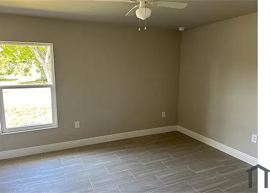 3 bed, 1200 sqft, $2,100 — Photo 2