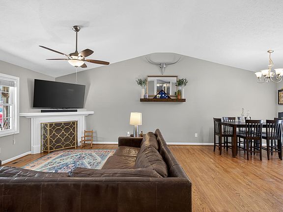 4th image of 4815 Browns Mill Rd