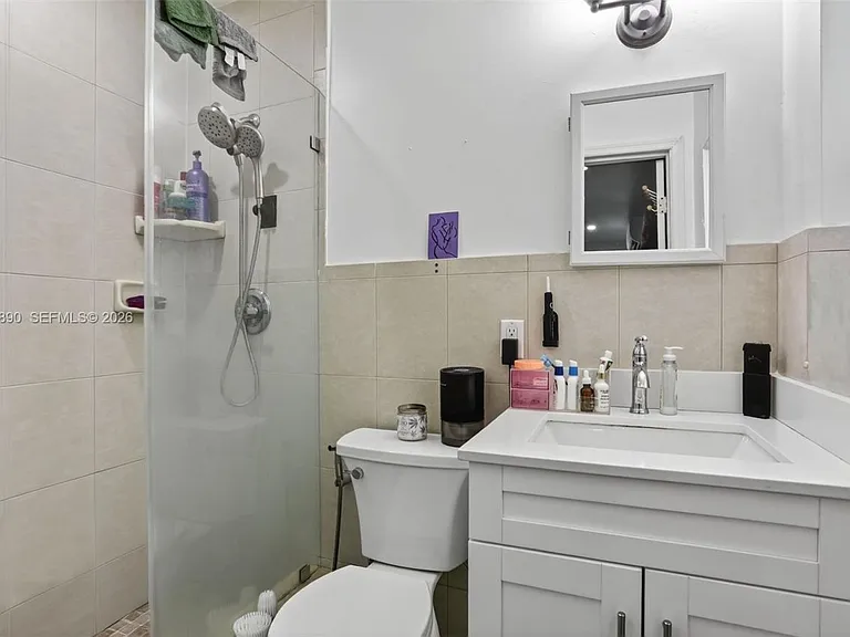 920 SW 30th St #2 — Photo 11
