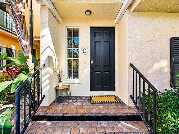2nd image of 150 NE 6th Avenue #C