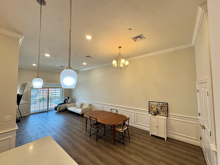320 Middlesex Ave #D-405 — Photo 11