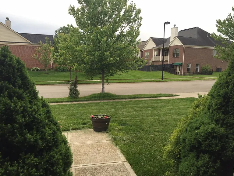 605 Mannington Pl — Photo 2