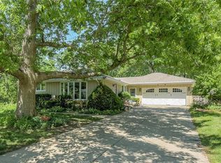 5608 W 50th St, Roeland Park, KS 66202