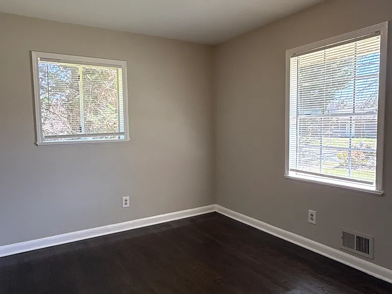 850 King Rd — Photo 8
