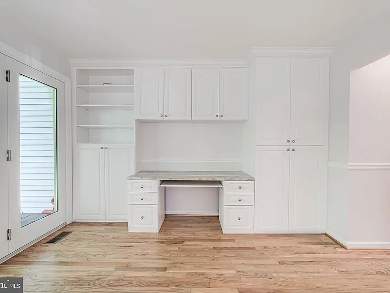 7208 Burton Hill Ct — Photo 3
