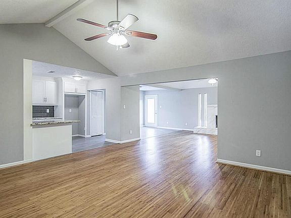 2nd image of 3403 Roseberry Dr