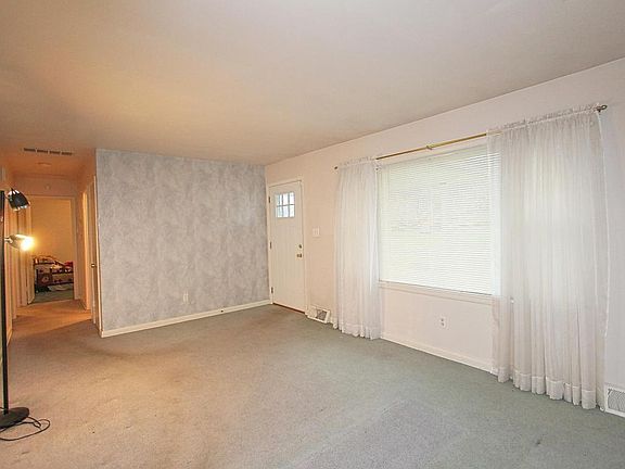 5th image of 5802 Jessamine Ln