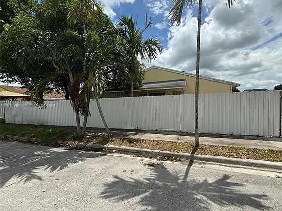 3rd image of 4531 NW 185th St