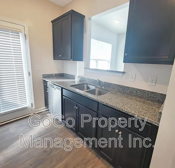 1355 Wunder Way — Photo 3