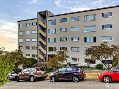 919 2nd Avenue W #205, Seattle, WA, 98119