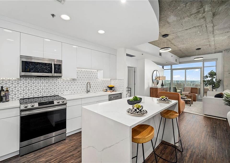 1st image of 250 Pharr Rd Unit 1116