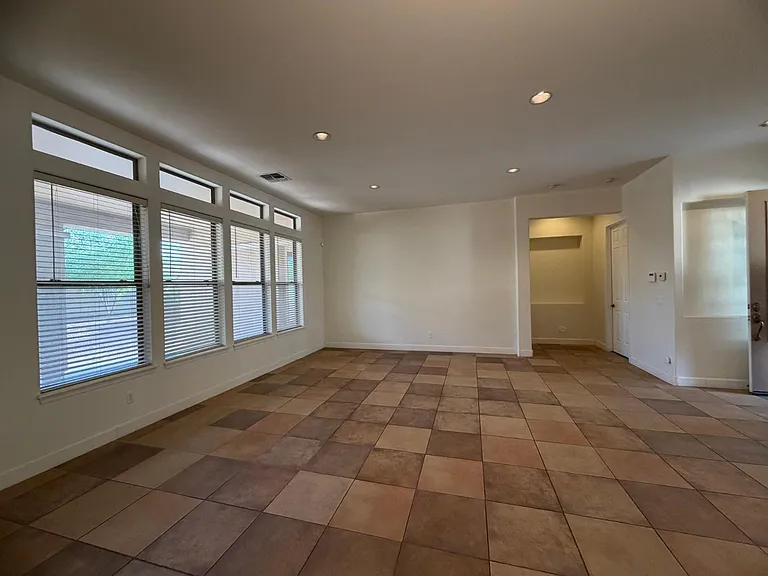 4505 W McNeil St — Photo 10