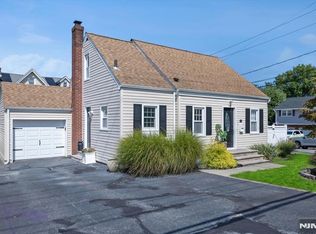 73 River Edge Rd, Bergenfield, NJ 07621