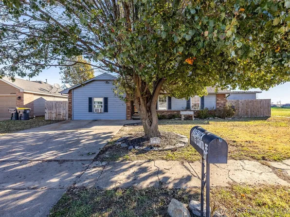 17715 S Santa Fe St, Mounds, OK 74047