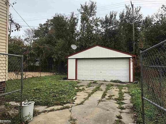 5th image of 11326 Ward St