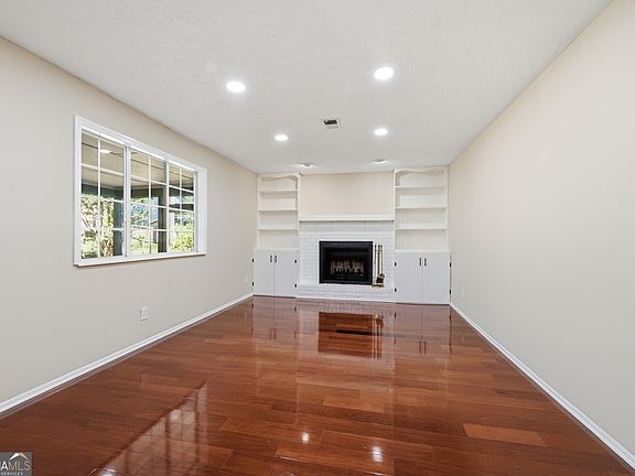 4th image of 1022 Brockdell Ct