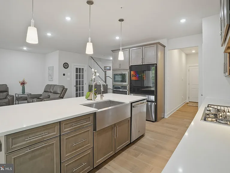 411 W Ponds Edge Dr — Photo 10