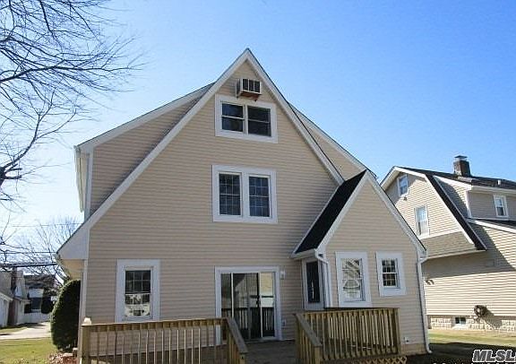 2nd image of 115 Raymond St