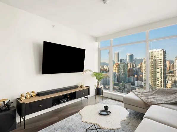 1372 Seymour St #3005, Vancouver, BC V6B 0L1