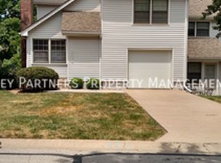 8602 W 109th Ter, Overland Park, KS 66210