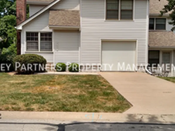 8602 W 109th Ter, Overland Park, KS 66210