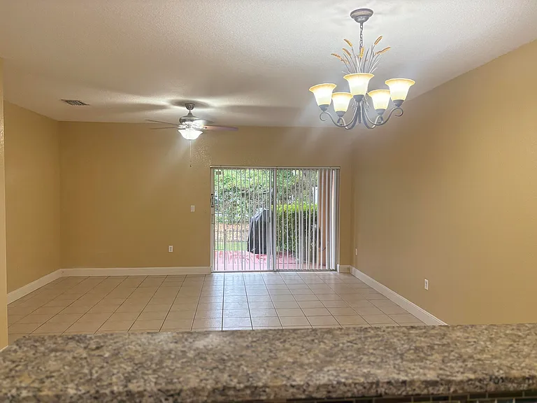 6606 Catalina Ln — Photo 4