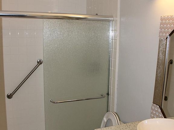 4th image of 3950 Cleveland Ave Unit 207