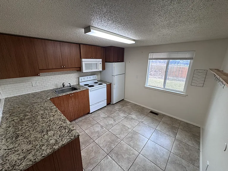 7505 W Emerald St — Photo 9