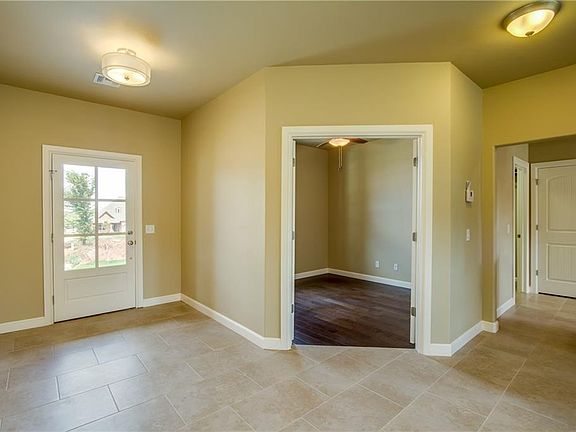 5th image of 2700 Hermoso Cir