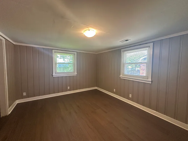 2425 Juniper St — Photo 10