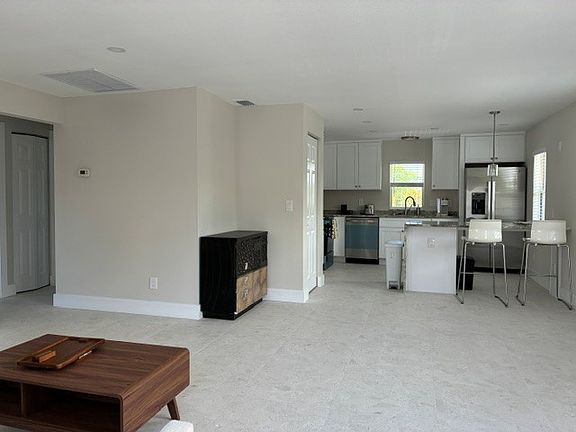 2nd image of 1630 Redwood St #B2