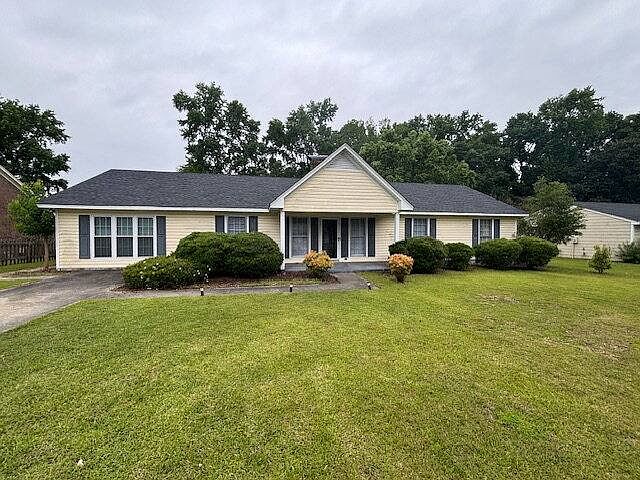 1st image of 718 Lancelot Dr