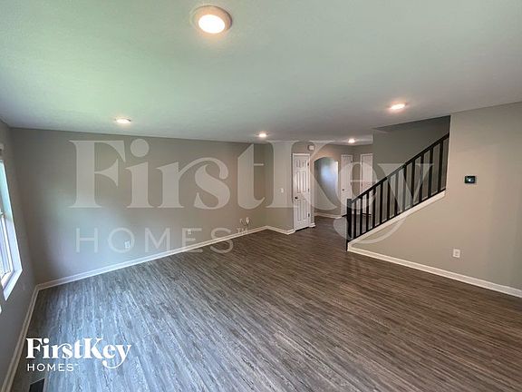 2nd image of 2115 Crossridge Dr