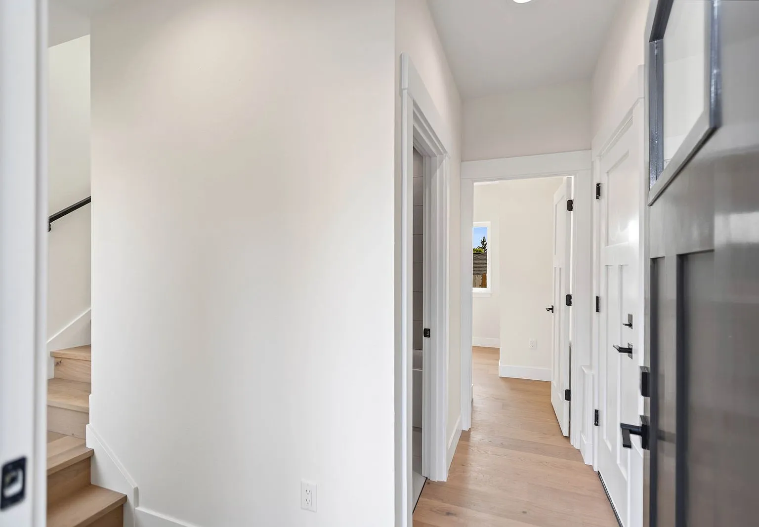 2 bed, 1088 sqft, $3,699 — Photo 4