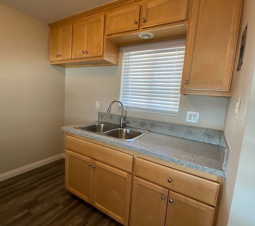 1st image of 11037 Ferina St #13