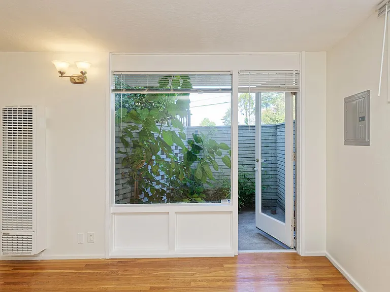 2901 Claremont Ave — Photo 7
