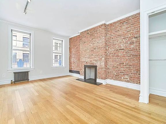 3rd image of 16 Jane St APT 2E