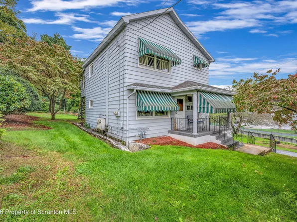 810 Gino Merli Dr, Peckville, PA 18452