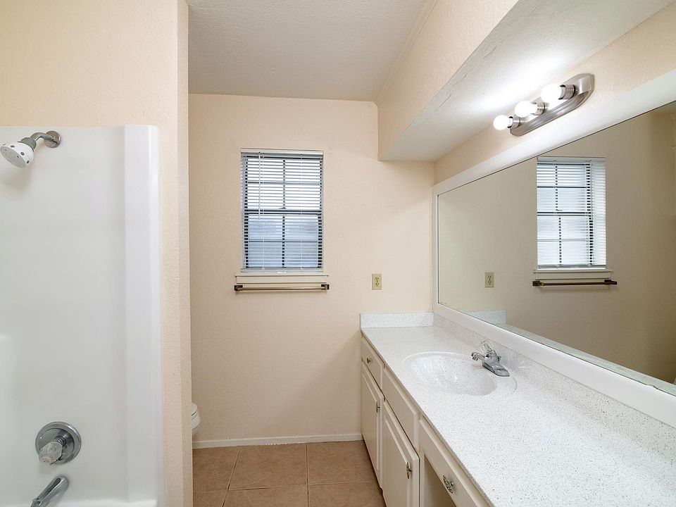 1st image of 6203 Circo Dr