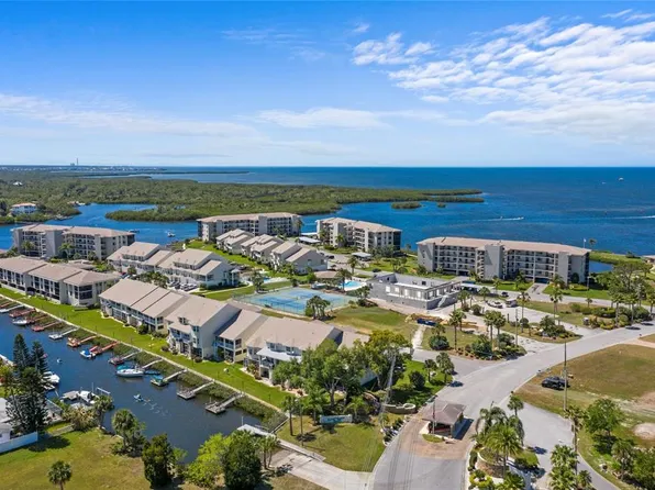 8150 Brent St APT 732, Port Richey, FL 34668