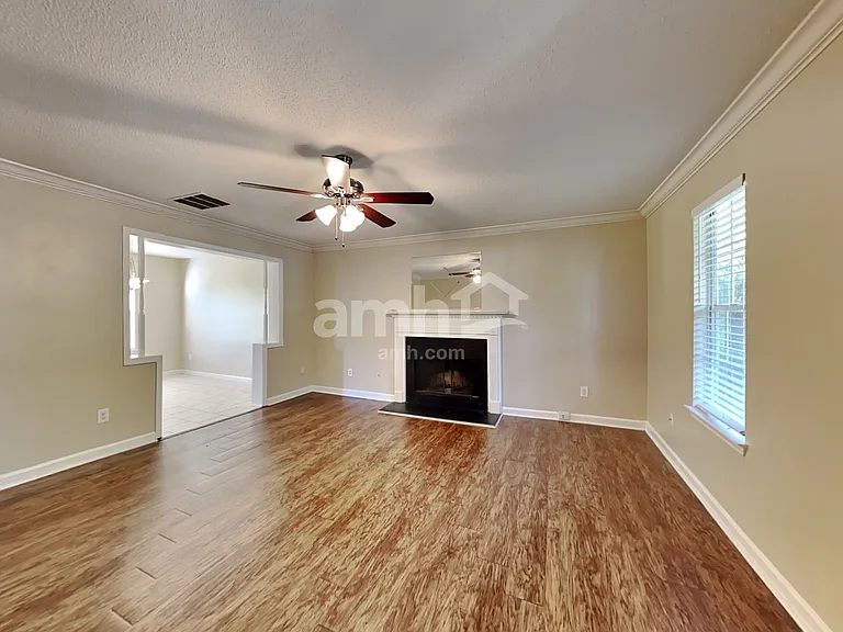 131 The Esplanade Way SW — Photo 6