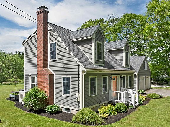3rd image of 336 Portsmouth Avenue