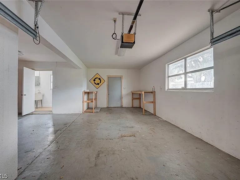 220 Punta Alta Ct — Photo 32