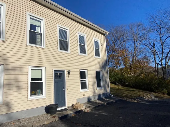 3 Central Sq, Upton, MA 01568