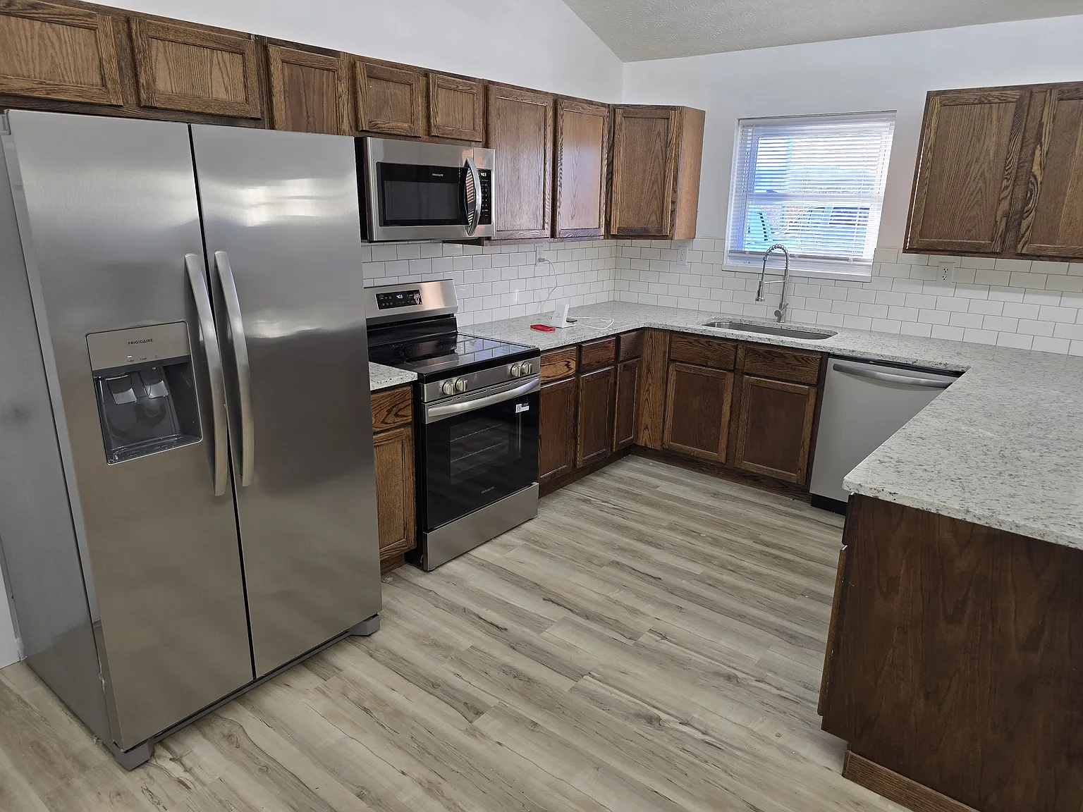 3 bed, 1350 sqft, $1,450 — Photo 2