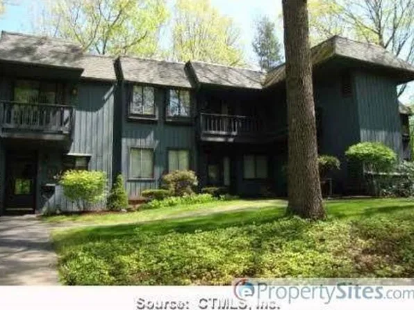 38 Coach Dr, Southington, CT 06489