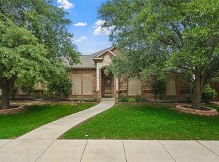 1020 Diane St, Aubrey, TX 76227