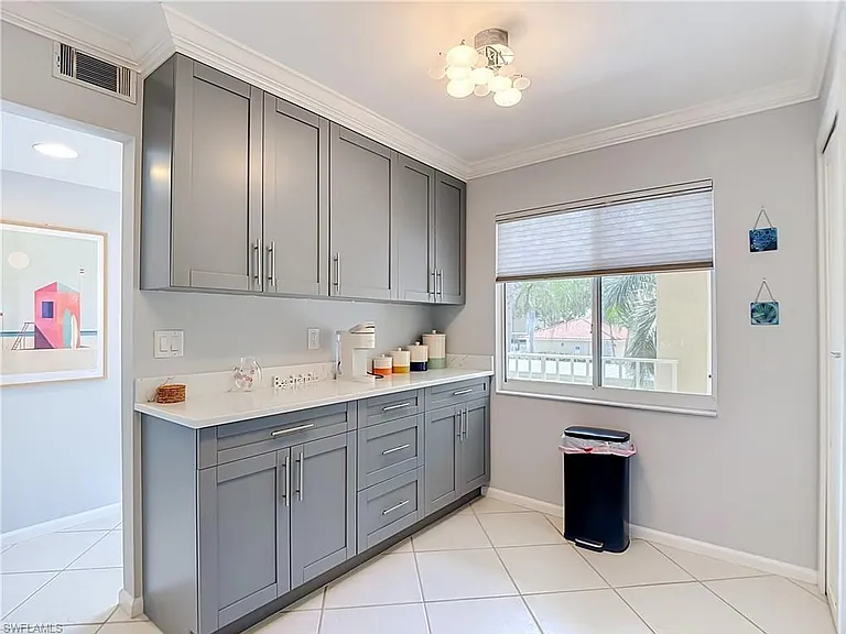 3685 Amberly Cir #D203 — Photo 7