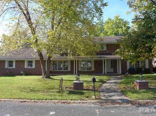 7409 N Hillrose Pl, Peoria, IL 61614